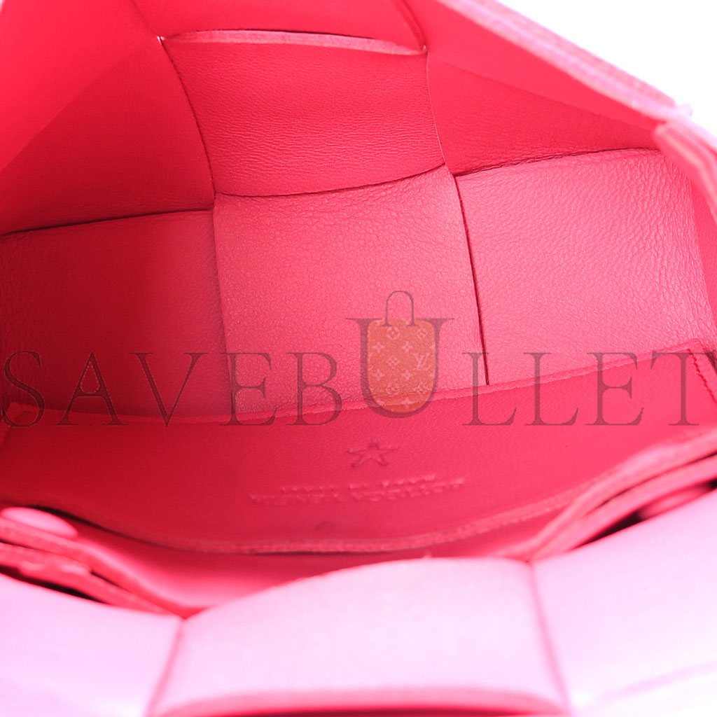 bo*te*ga Ve*ne*ta lambskin maxi intrecciato extra mini cassette crossbody bag bon bon (12*9*5cm)