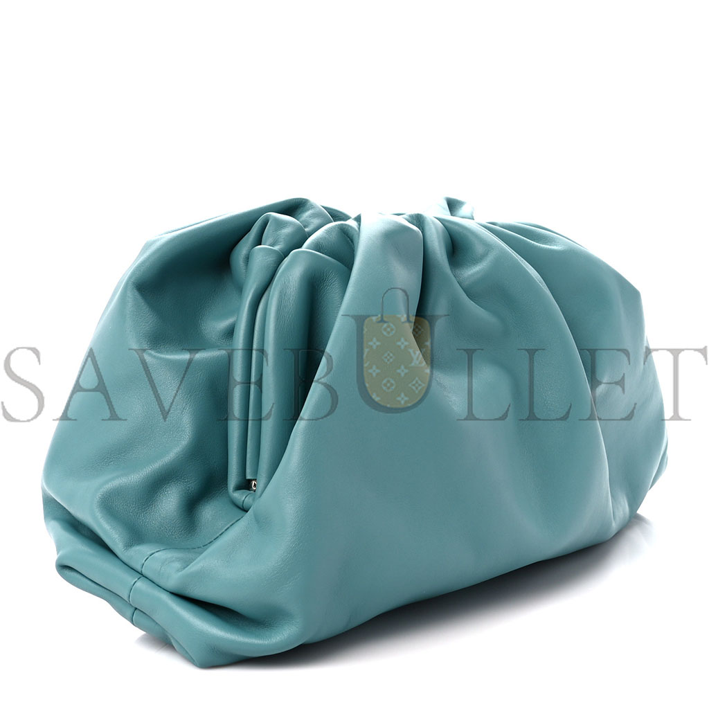 bo*te*ga Ve*ne*ta smooth butter calf the pouch oversized clutch linoleum (38*22*8cm)