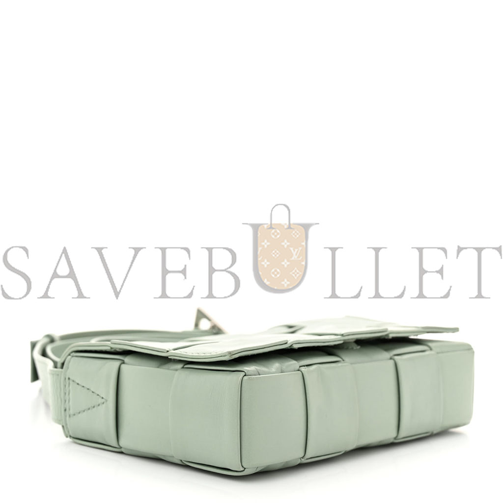 bo*te*ga Ve*ne*ta paper calfskin maxi intreccio cassette crossbody bag sage (19*12*4cm)