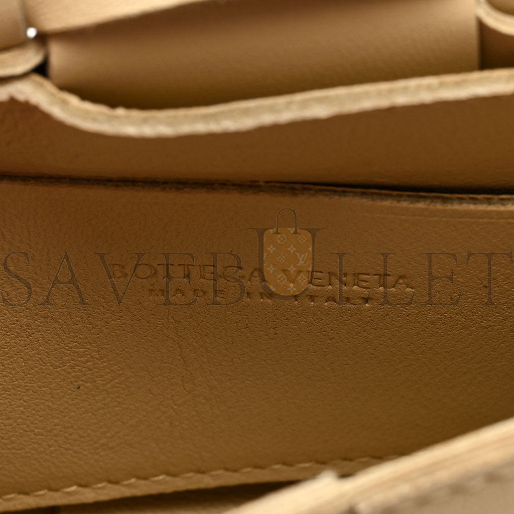 bo*te*ga Ve*ne*ta lambskin maxi intreccio candy cassette crossbody bag porridge gold (12*9*4cm)