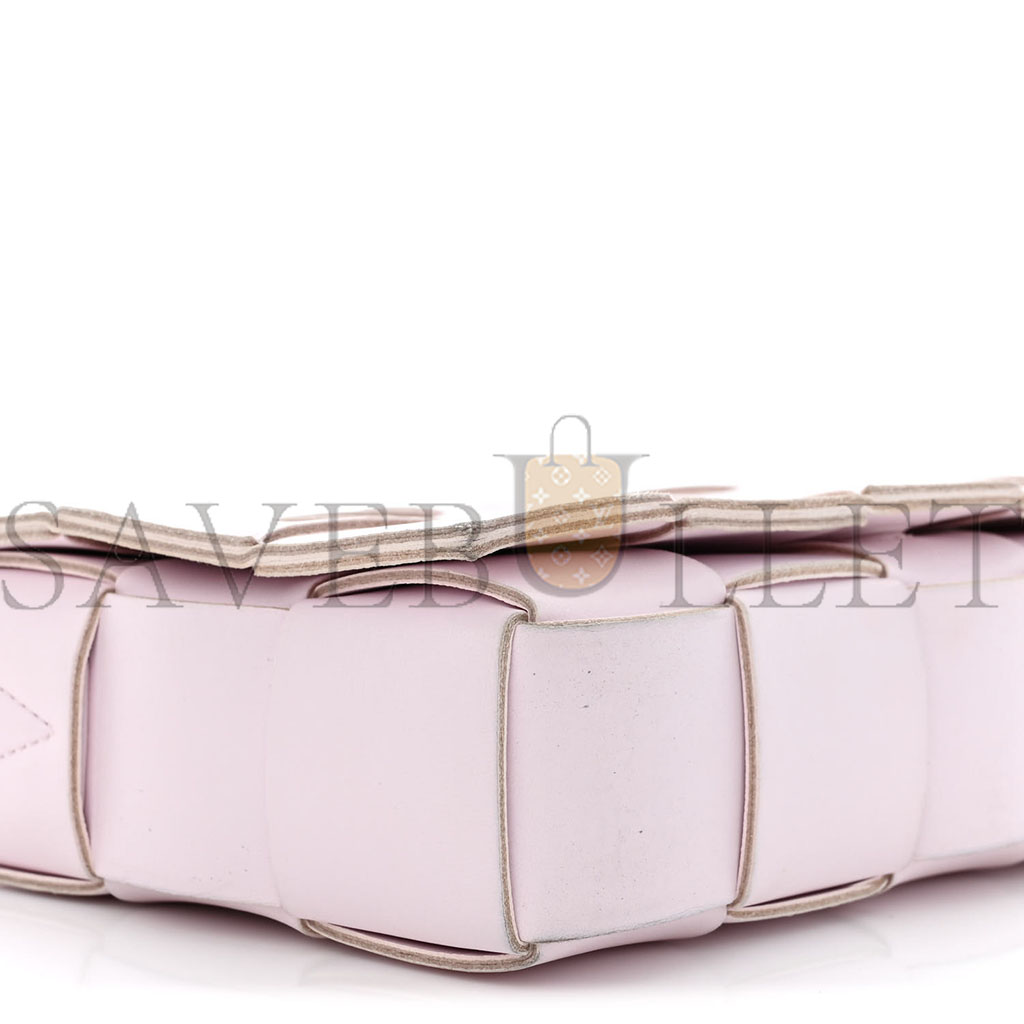 bo*te*ga Ve*ne*ta lambskin maxi intrecciato cassette crossbody bag bliss washed (23*15*5.5cm)