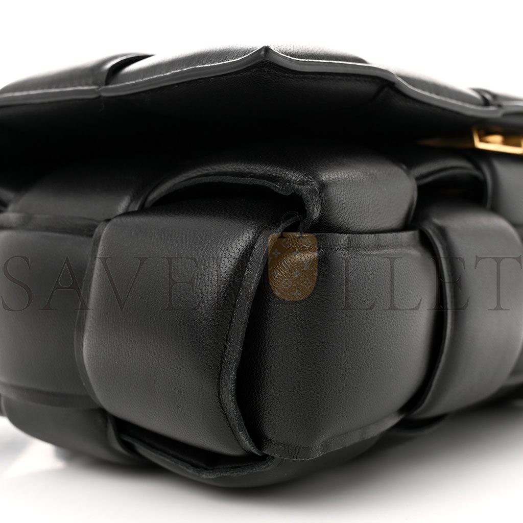 bo*te*ga Ve*ne*ta nappa maxi intrecciato padded cassette crossbody bag black (26*18*8cm)