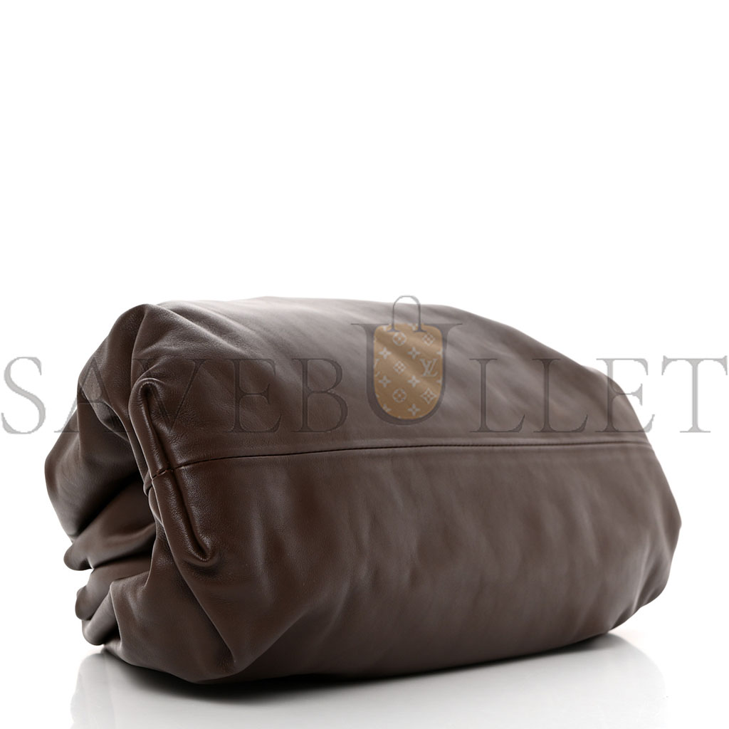 bo*te*ga Ve*ne*ta smooth butter calf the pouch oversized clutch brownie (38*19*8cm)