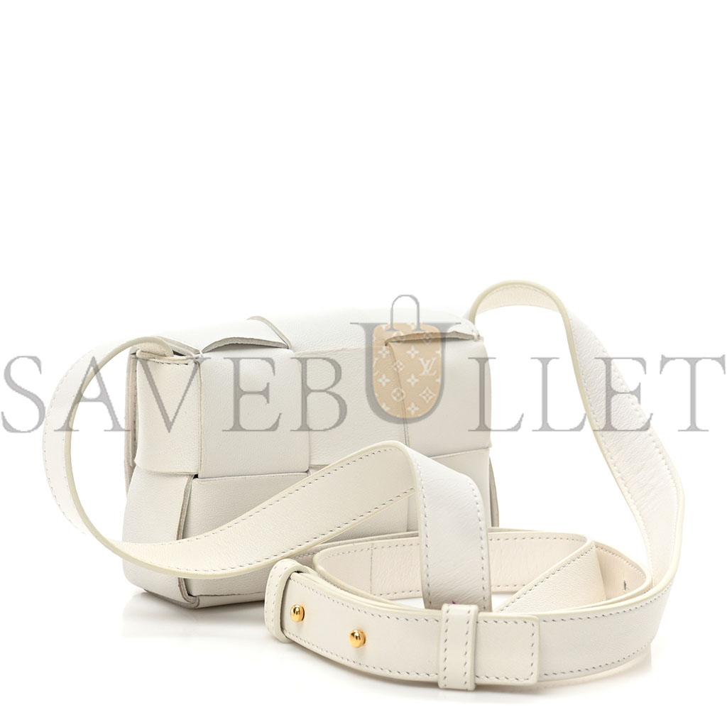 bo*te*ga Ve*ne*ta lambskin maxi intrecciato extra mini cassette crossbody bag white (12*10*4cm)