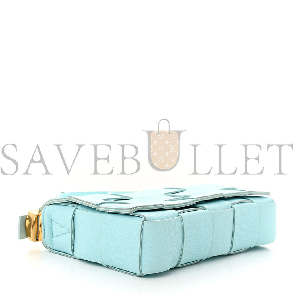 bo*te*ga Ve*ne*ta grained calfskin maxi intrecciato cassette crossbody bag pale blue (23*15*5.5cm)
