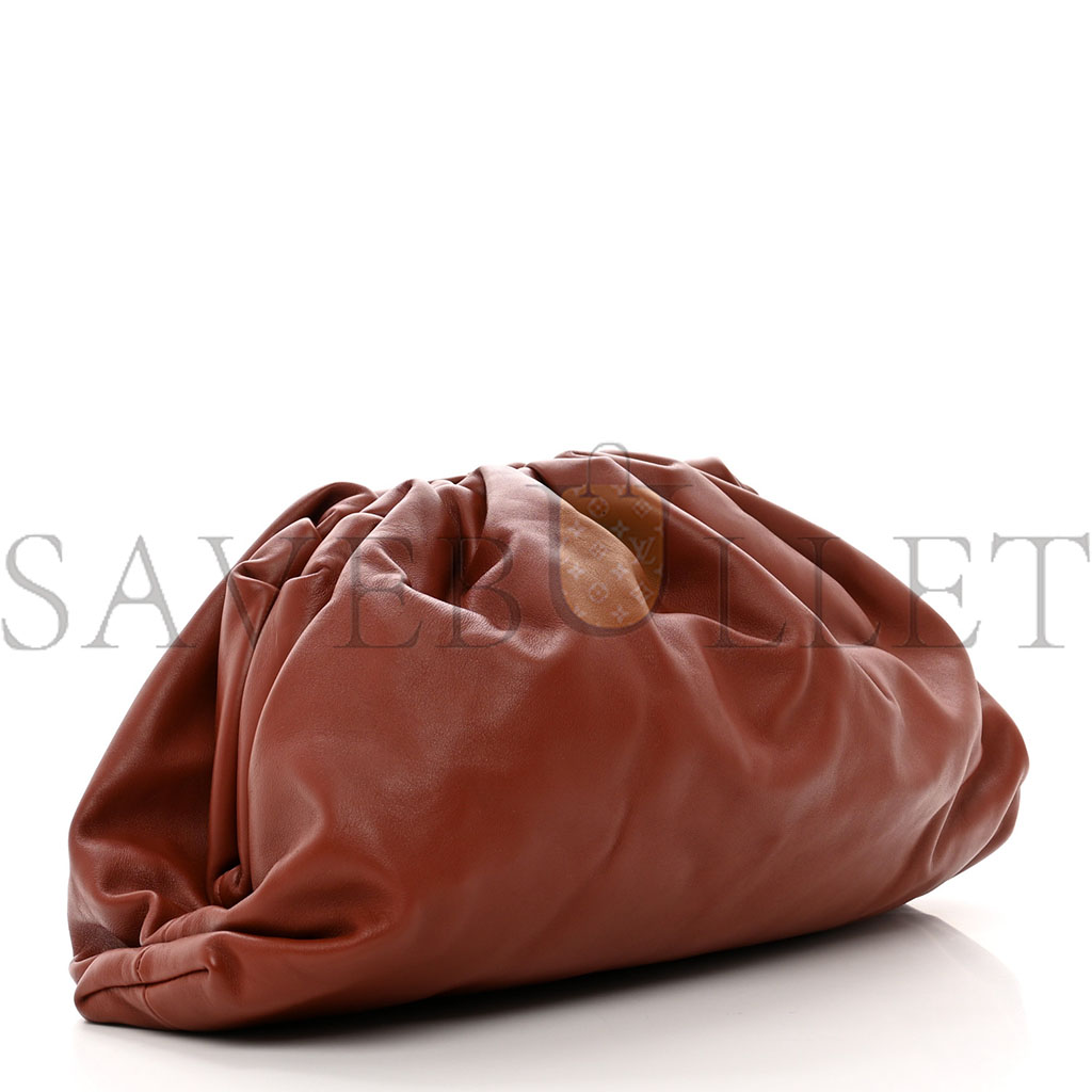 bo*te*ga Ve*ne*ta smooth butter calf the pouch oversized clutch rust (38*17*8cm)