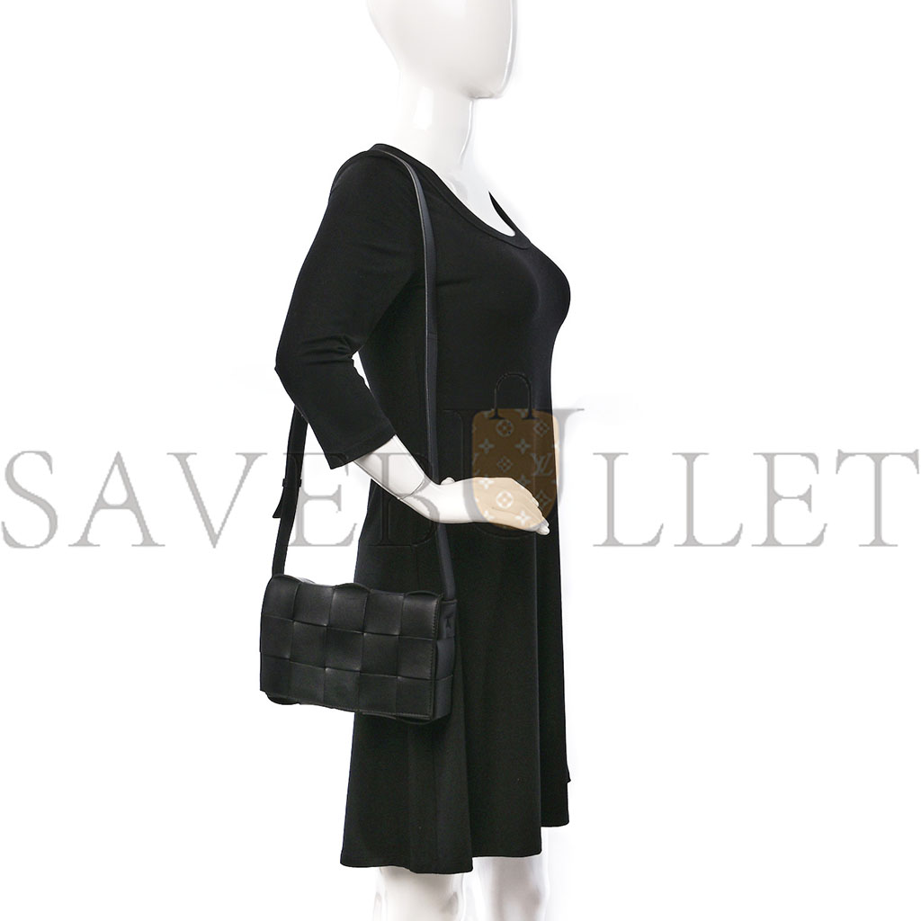 bo*te*ga Ve*ne*ta lambskin maxi intrecciato cassette crossbody bag black (19*12*4cm)