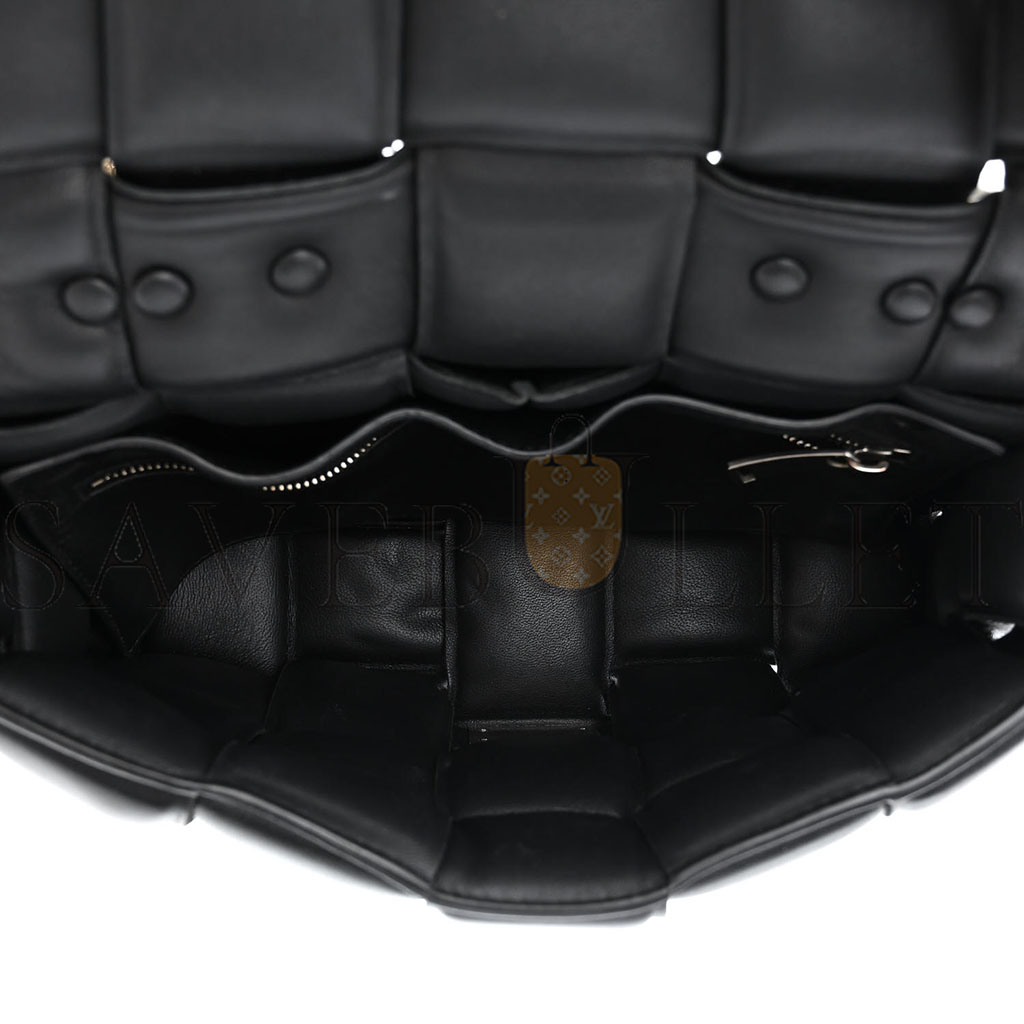 bo*te*ga Ve*ne*ta lambskin maxi intreccio padded chain cassette crossbody bag black (27*19*7cm)