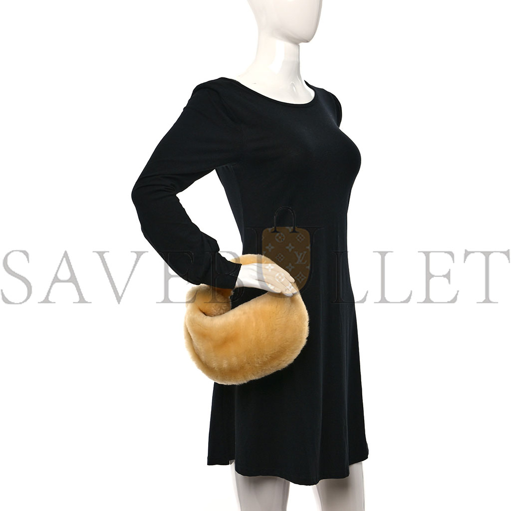 bo*te*ga Ve*ne*ta shearling lambskin mini jodie teddy (23*16cm)