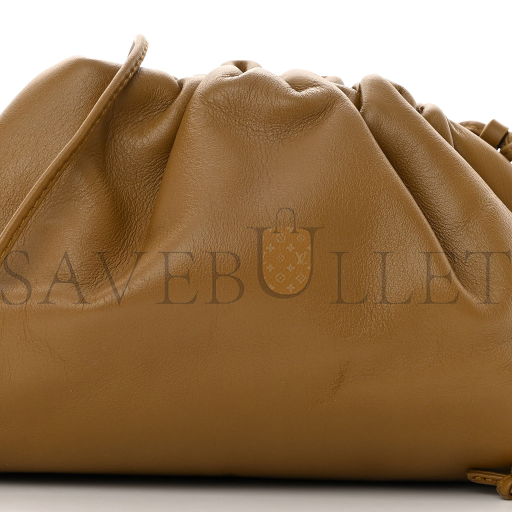 bo*te*ga Ve*ne*ta butter calfskin the mini pouch cammello (22*14*5cm)