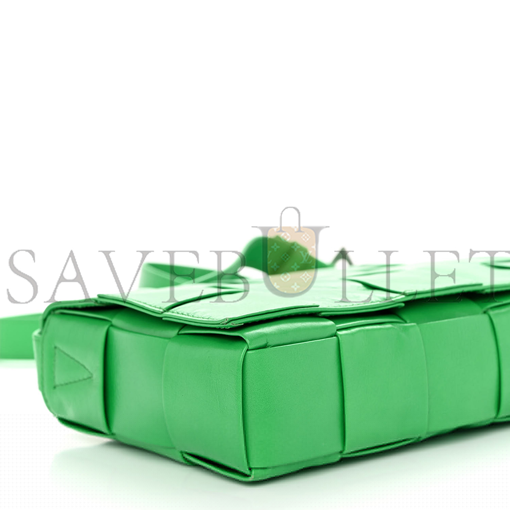 bo*te*ga Ve*ne*ta lambskin maxi intrecciato cassette crossbody bag grass (23*15.5*5cm)