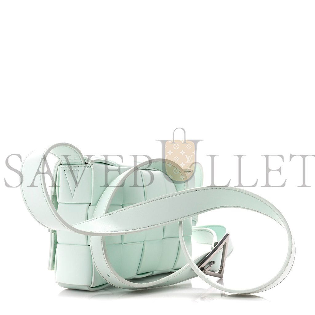 bo*te*ga Ve*ne*ta lambskin maxi intrecciato cassette crossbody bag glacier (19*12*4cm)