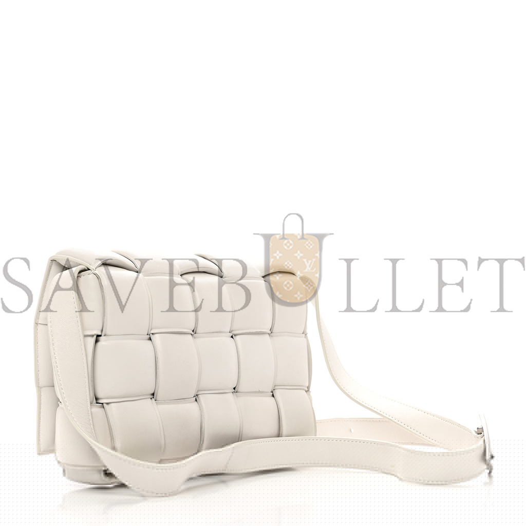 bo*te*ga Ve*ne*ta nappa maxi intreccio padded cassette crossbody bag chalk (26*18*8cm)