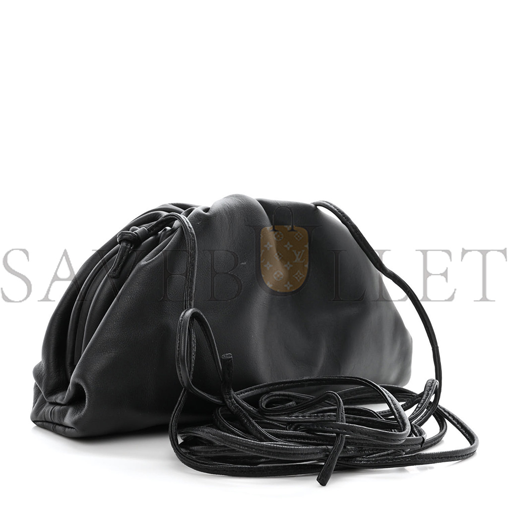 bo*te*ga Ve*ne*ta butter calfskin the mini pouch black (22*12*5cm)