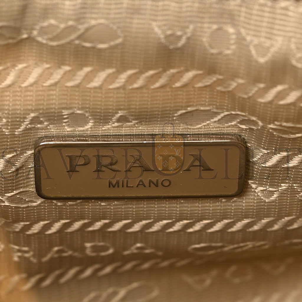 Pra*a nylon re-edition 2005 shoulder bag white (22*13*8cm)