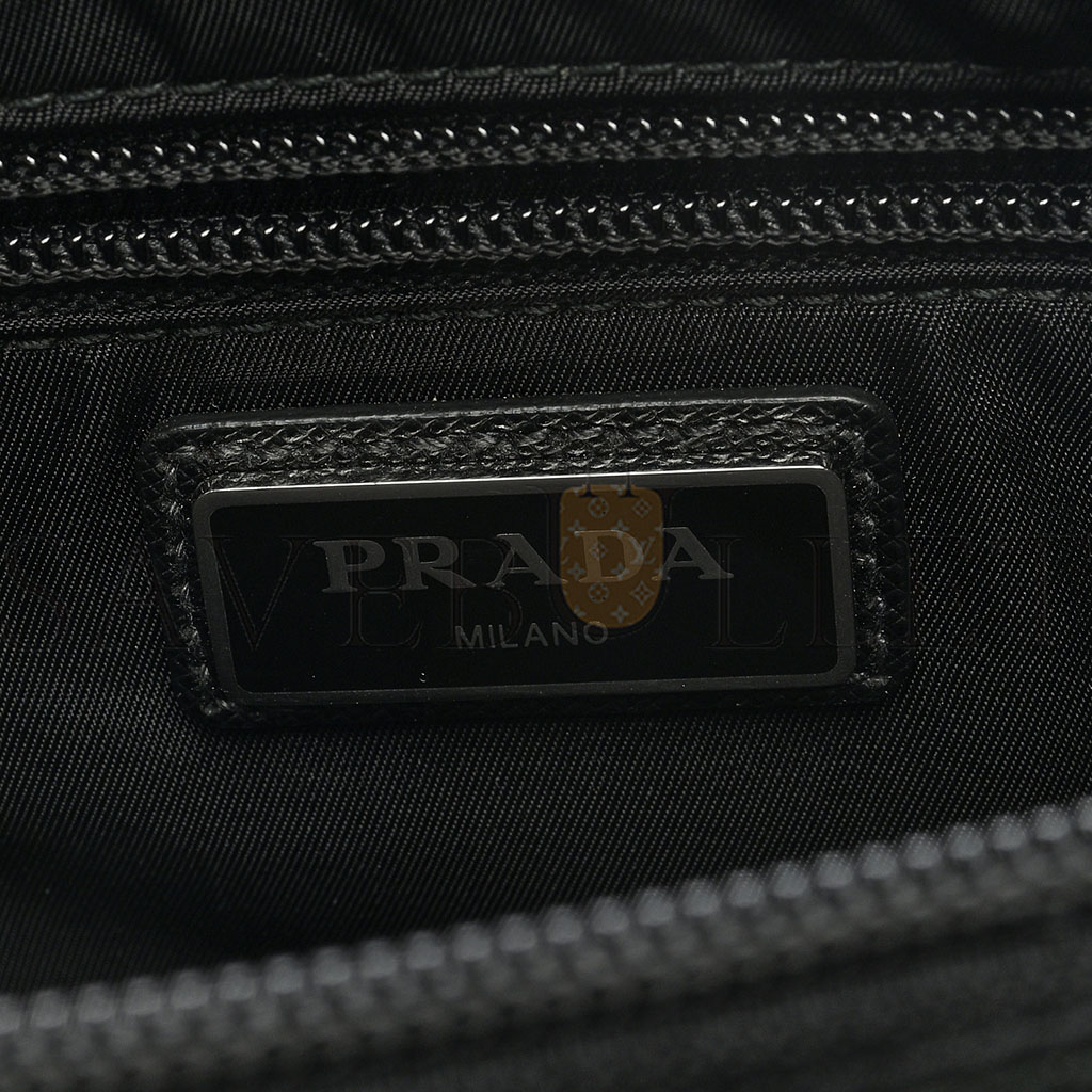 Pra*a re-nylon saffiano belt bag black (21*13*5cm)