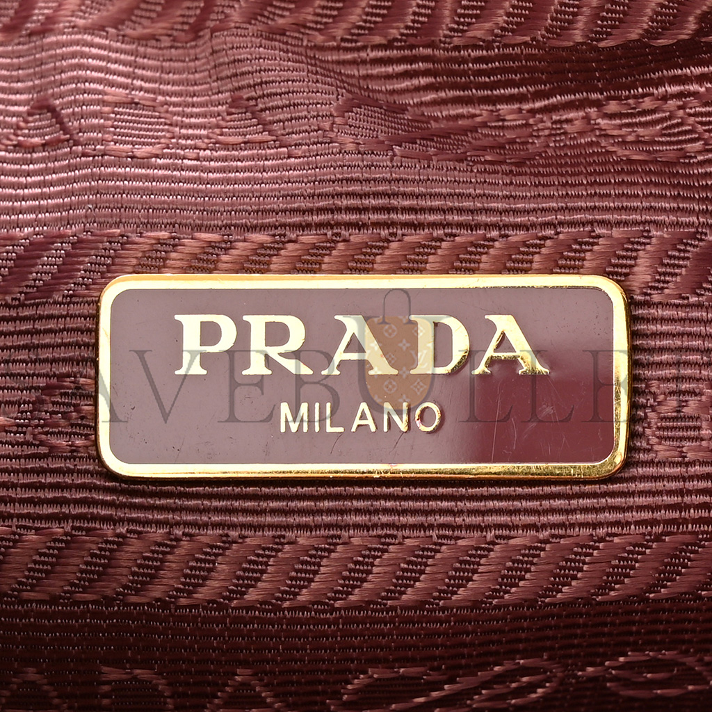 Pra*a saffiano re-edition 2005 shoulder bag alabastro (22*17*6cm)