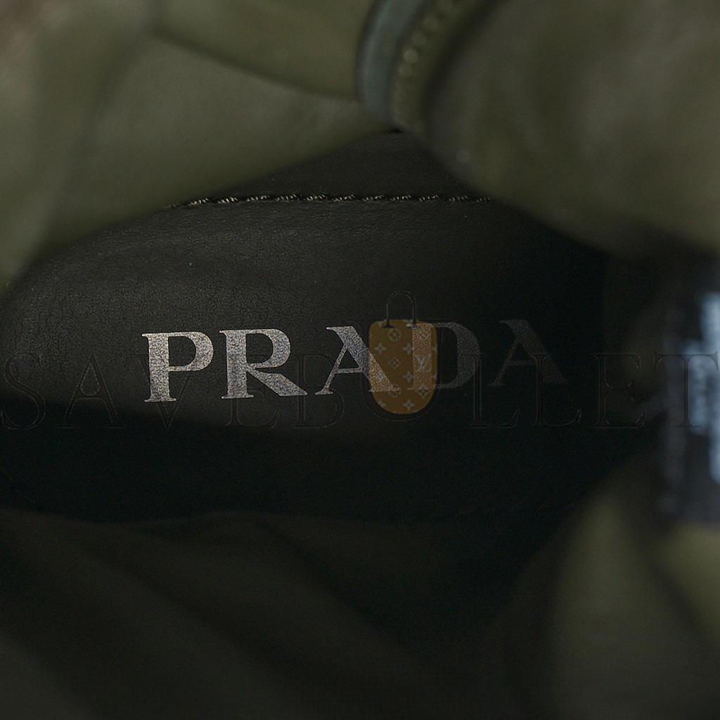 Pra*a spazzolato rois re-nylon metal triangle logo monolith pouch pocket 55mm boots 40.5 militare