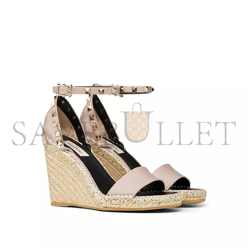 VALENTINO DOUBLE ROCKSTUD GRAINY CALFSKIN WEDGE SANDAL 105MM 5W2S0090VTO_P98