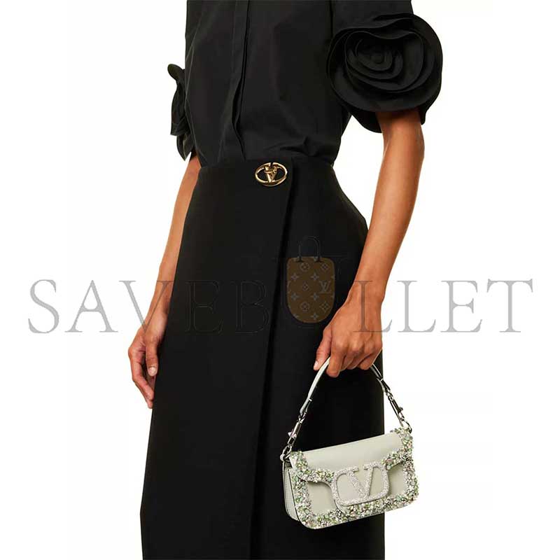 Va1e*ntin0 garavani locÒ small embellished leather shoulder bag 5w2b0n86nkg (20*10*6cm)