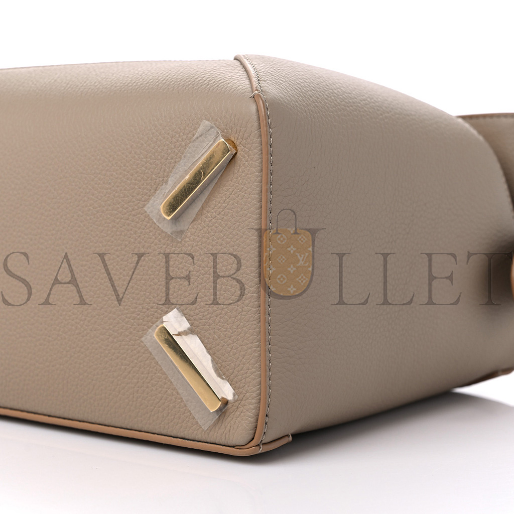 l*ew* grained calfskin small puzzle edge bag sand (24*16.5*10.5cm)