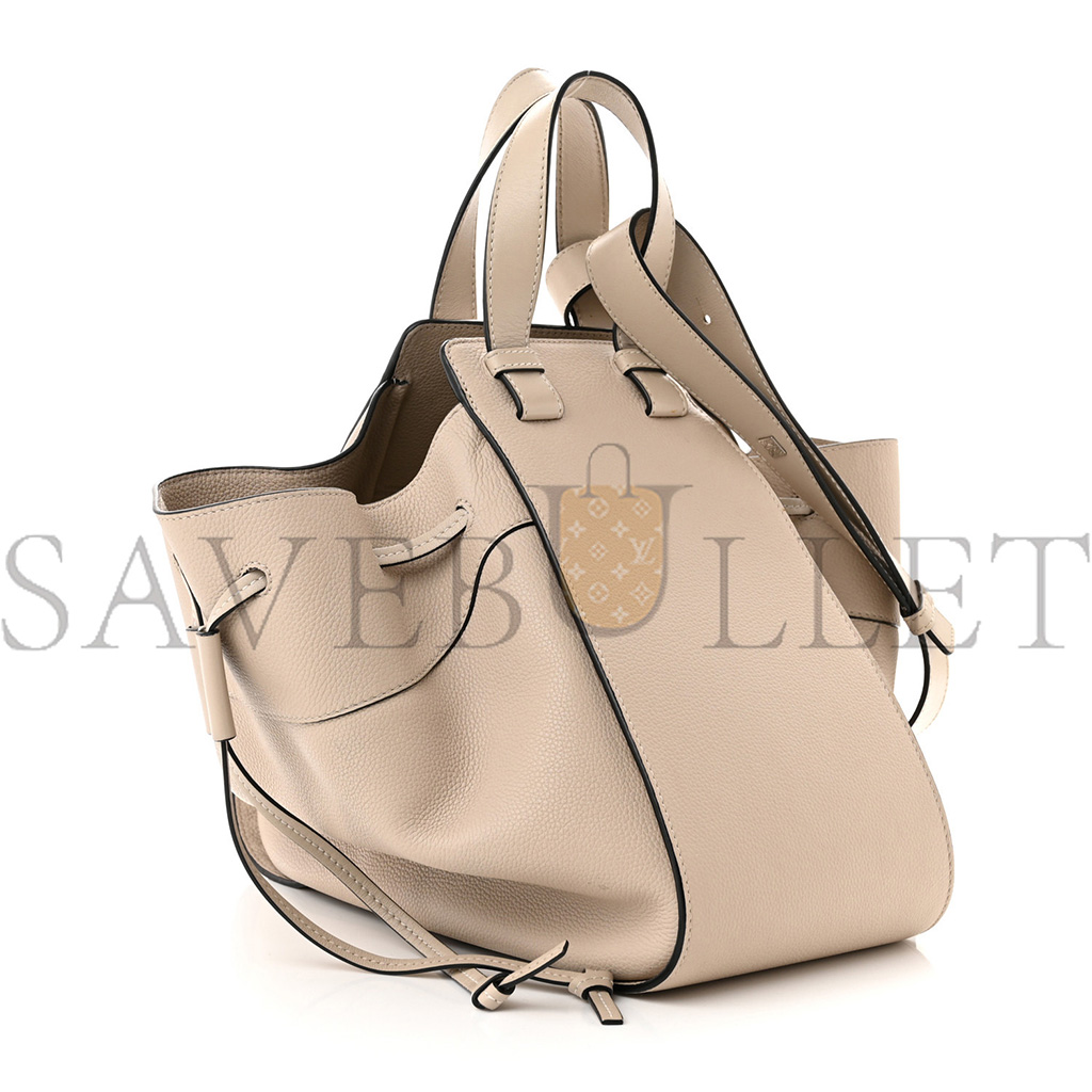 l*ew* grained calfskin small hammock shoulder bag sand (30*25*13.5cm)