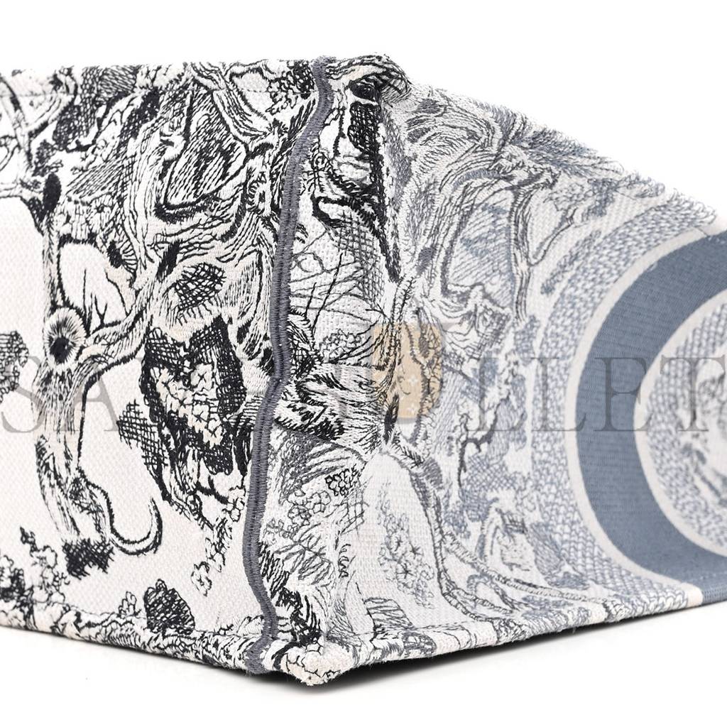 D*or gradient canvas embroidered large D*oriviera toile de jouy book tote blue (41*34*17.1cm)