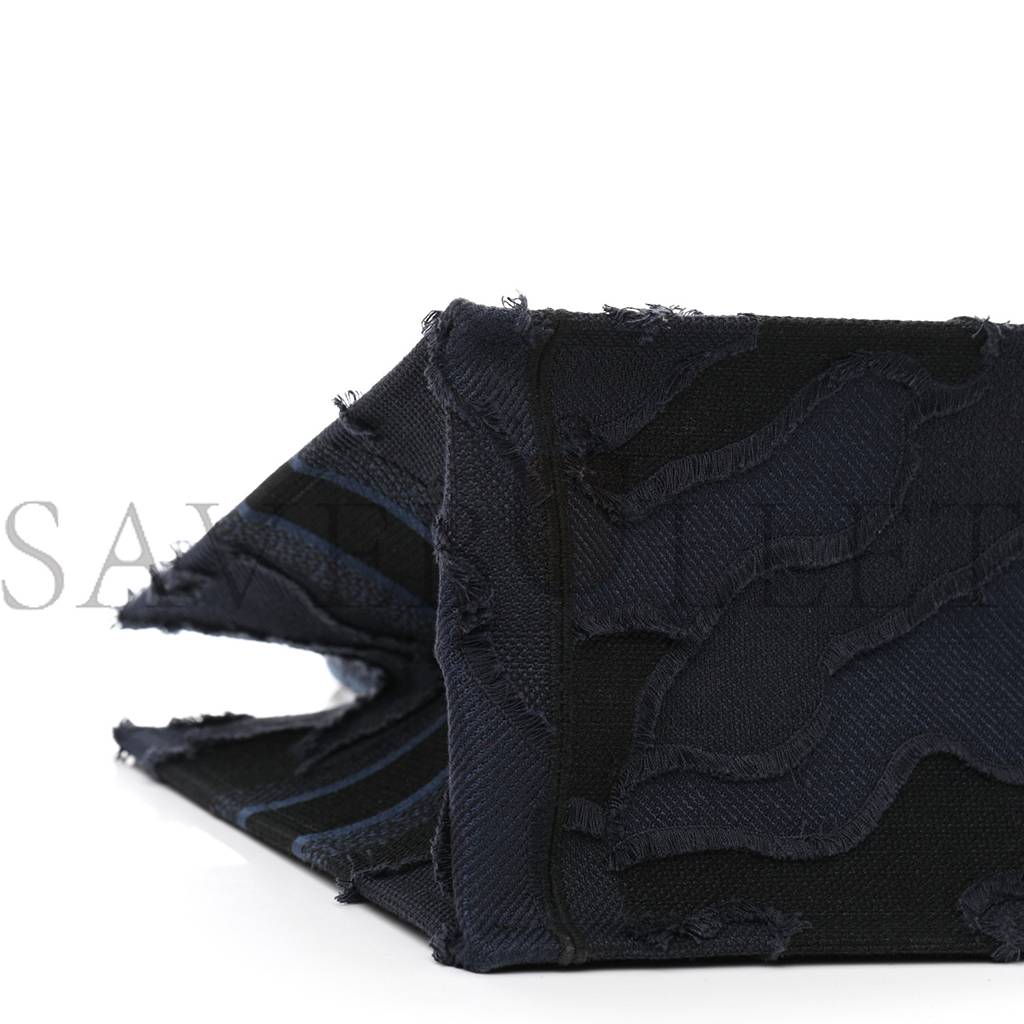 D*or canvas embroidered camouflage book tote blue (36*27*16.5cm)