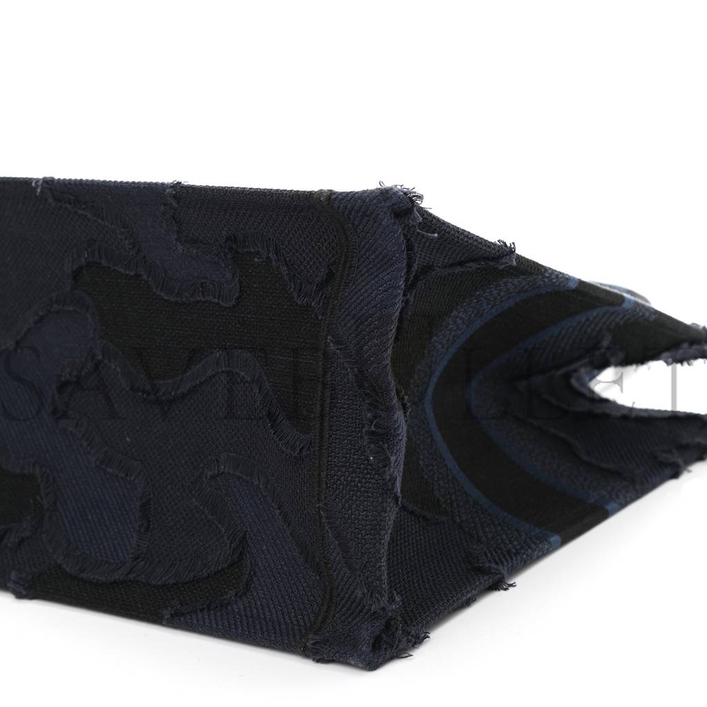 D*or canvas embroidered camouflage book tote blue (36*27*16.5cm)