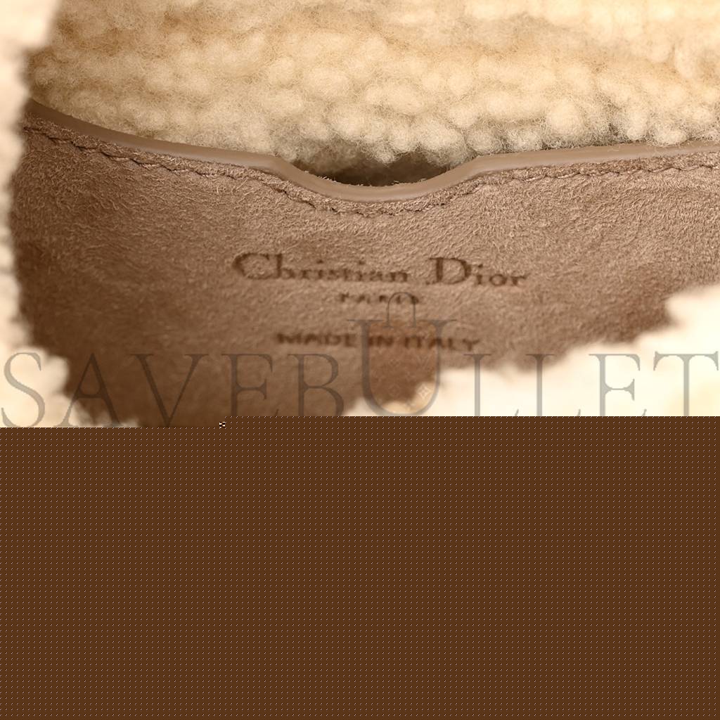 D*or suede shearling small bobby flap beige (17*17*5.7cm)