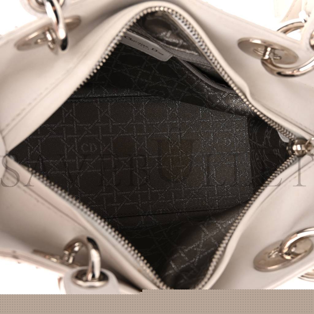 D*or lambskin studded cannage medium lady D*or white (24*20*11.4cm)